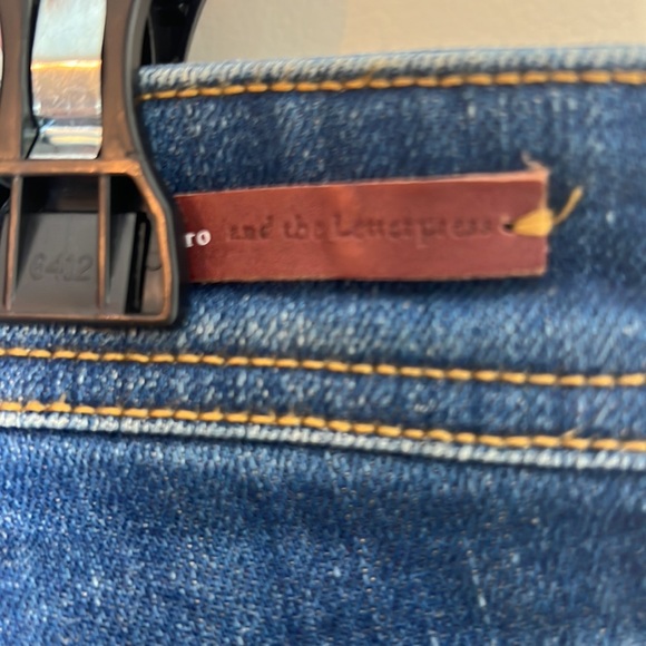 🛍️Anthropologie Pilcro relaxed straight/red piped accent denim jeans 30 - Picture 8 of 10